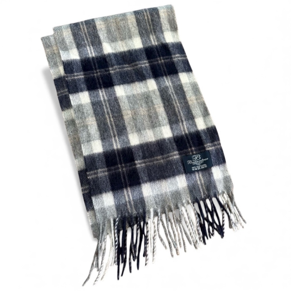 Ballantrae Edinburgh Scotland 100% Lambswool Navy Grey Plaid Scarf 10" x 60"